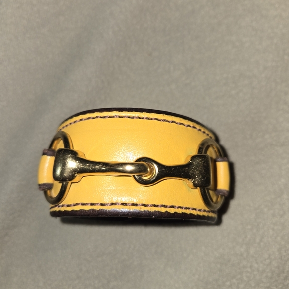 Designer leather cuff bracelet in mustard horsebit - Picture 5 of 5